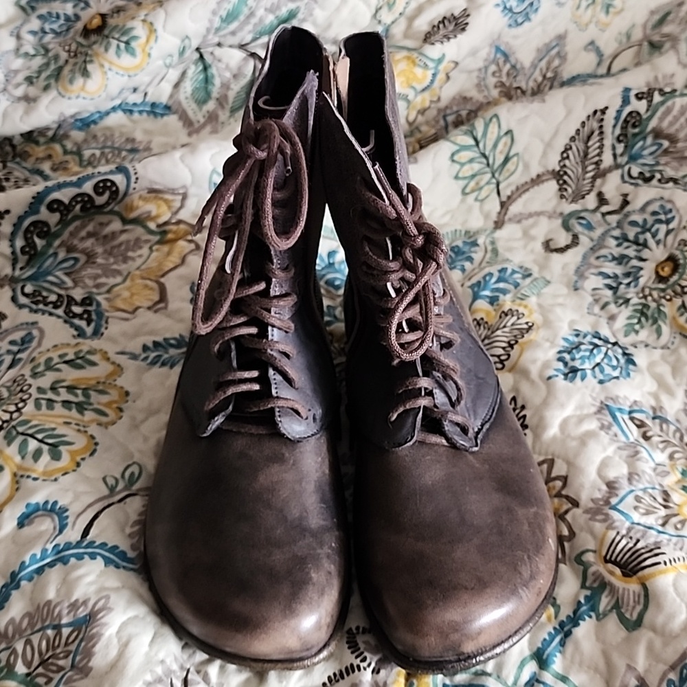 Naot Atopa Boot Never Worn